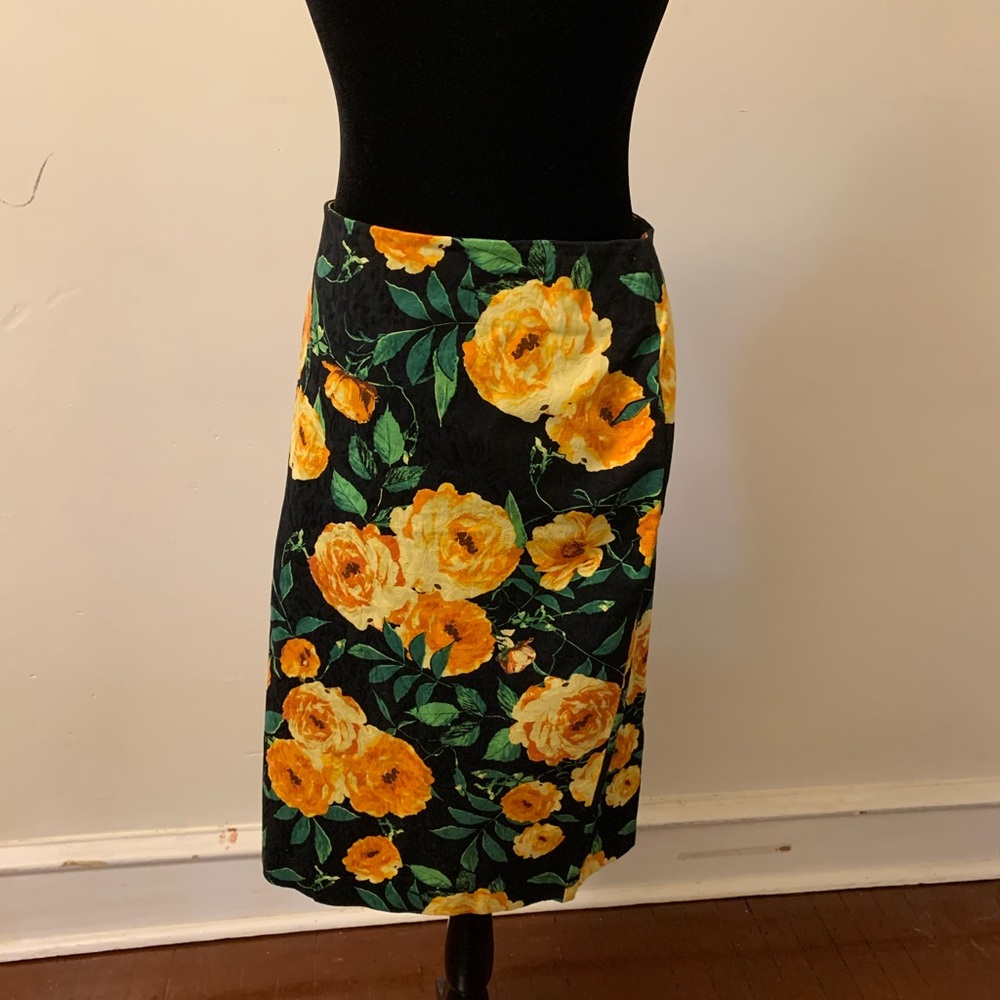 New York & Company Yellow and black floral skirt